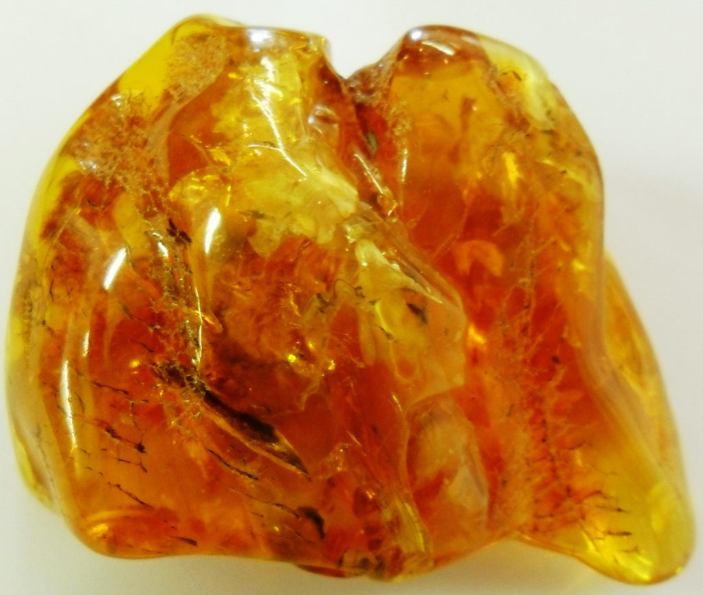 amber-perfume-description-and-health-benefits-of-this-perfume