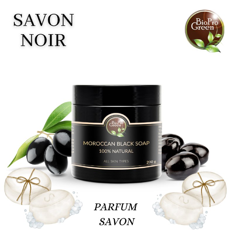 Savon noir parfumé dans un pot en verre, soin traditionnel exfoliant et purifiant pour la peau